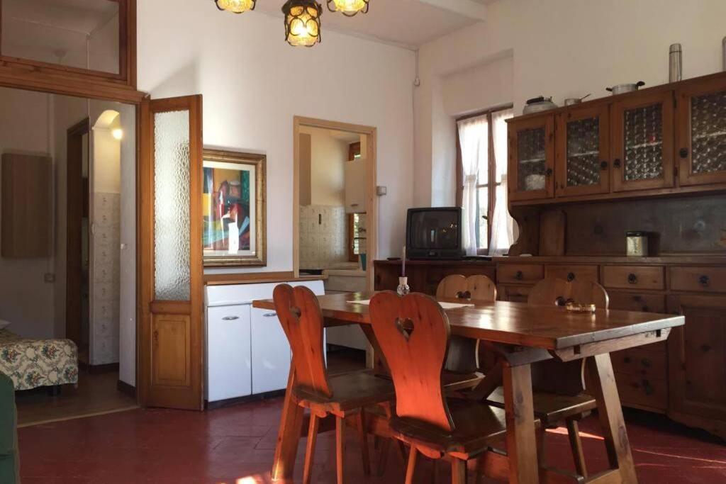 Nel Set Di Piccolo Mondo Antico Villa Viola Valsolda Eksteriør billede