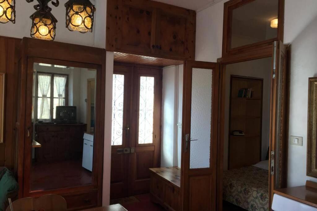 Nel Set Di Piccolo Mondo Antico Villa Viola Valsolda Eksteriør billede