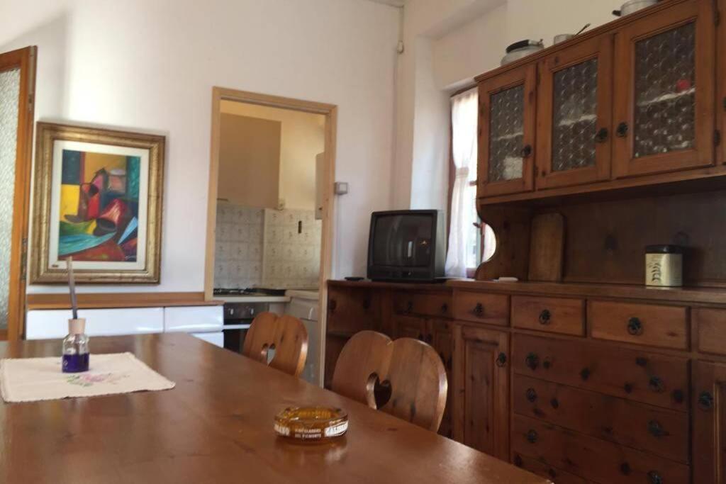 Nel Set Di Piccolo Mondo Antico Villa Viola Valsolda Eksteriør billede