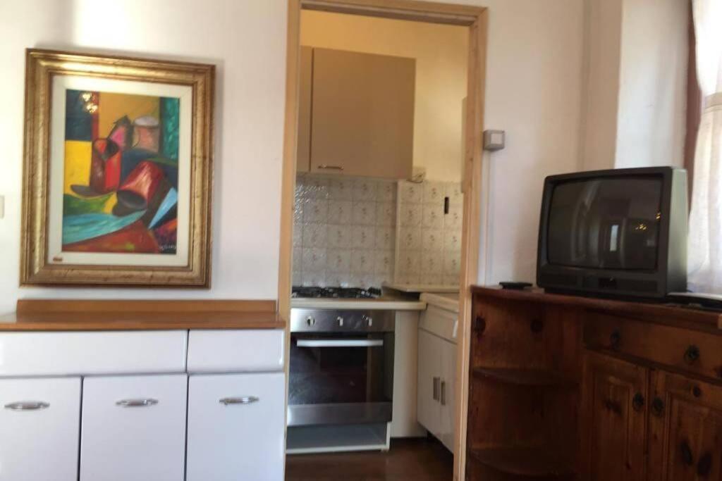 Nel Set Di Piccolo Mondo Antico Villa Viola Valsolda Eksteriør billede