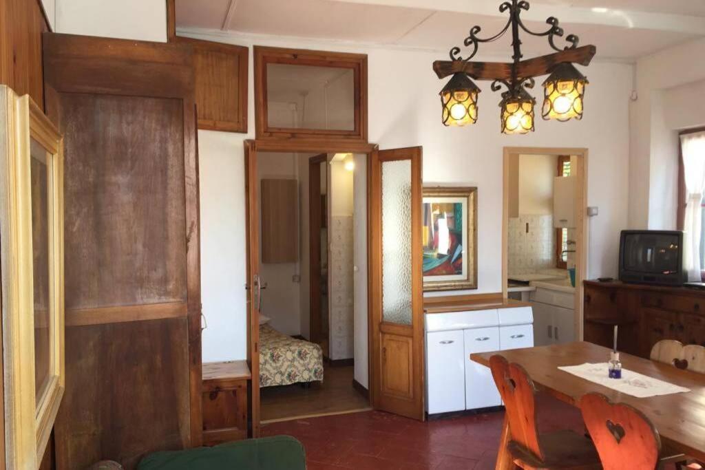 Nel Set Di Piccolo Mondo Antico Villa Viola Valsolda Eksteriør billede