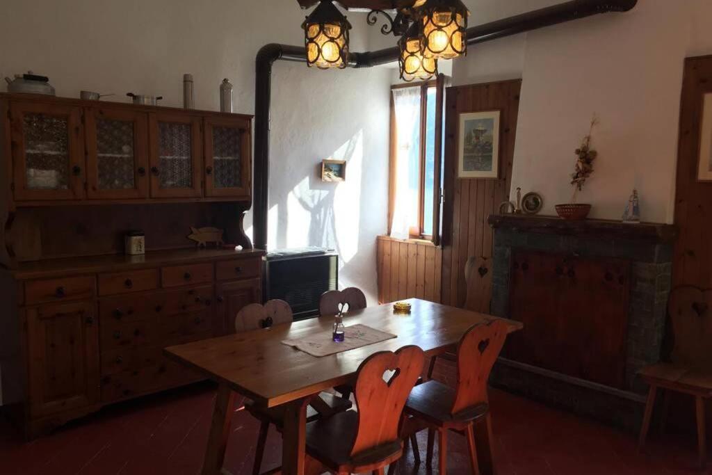 Nel Set Di Piccolo Mondo Antico Villa Viola Valsolda Eksteriør billede